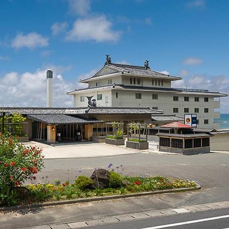 Отель The Beach Kurotake Тюбу Экстерьер фото