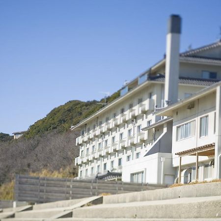 Отель The Beach Kurotake Тюбу Экстерьер фото